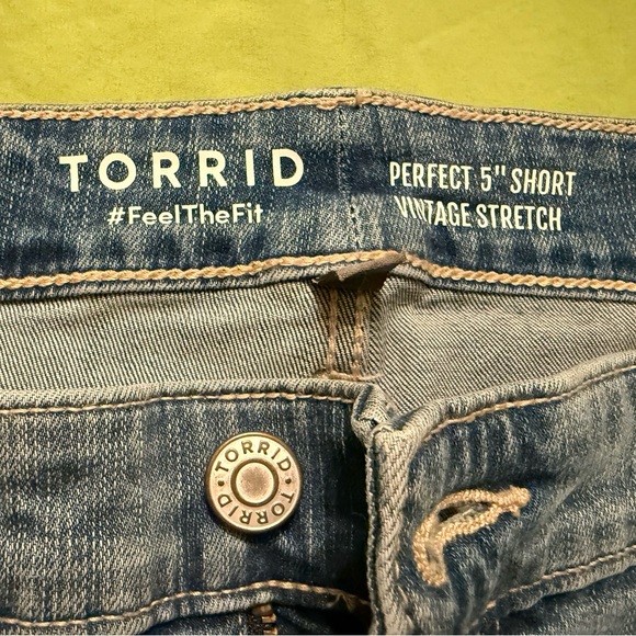 Torrid Perfect 5” Short - Picture 2 of 4
